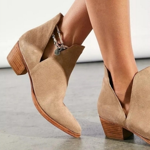Free People Charm Camel Tan Suede Leather Pointed Toe Chunky Ankle Boots Booties - Picture 1 of 9